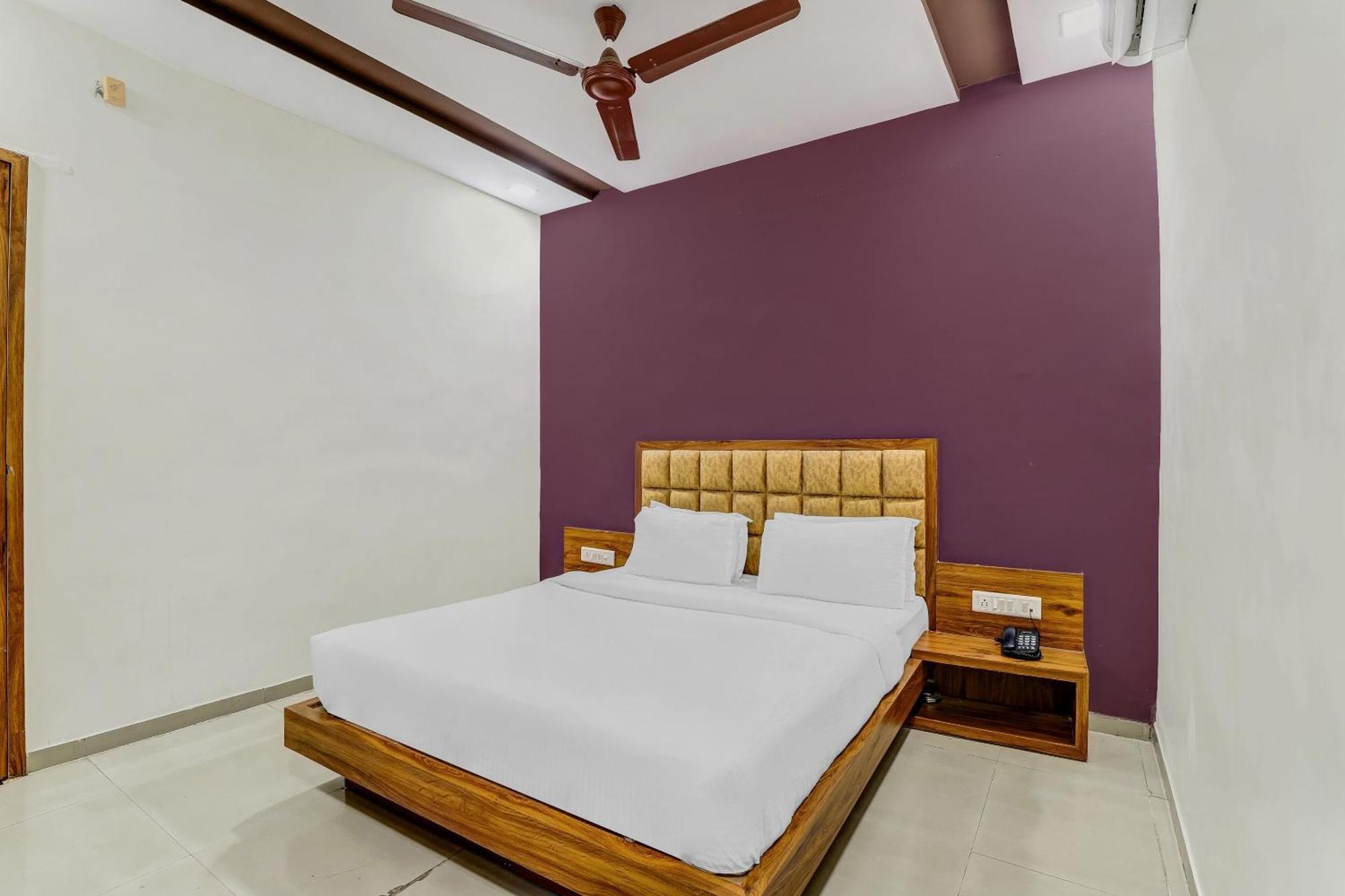 Capital O 80892 Hotel Maple View Naroda Exterior foto